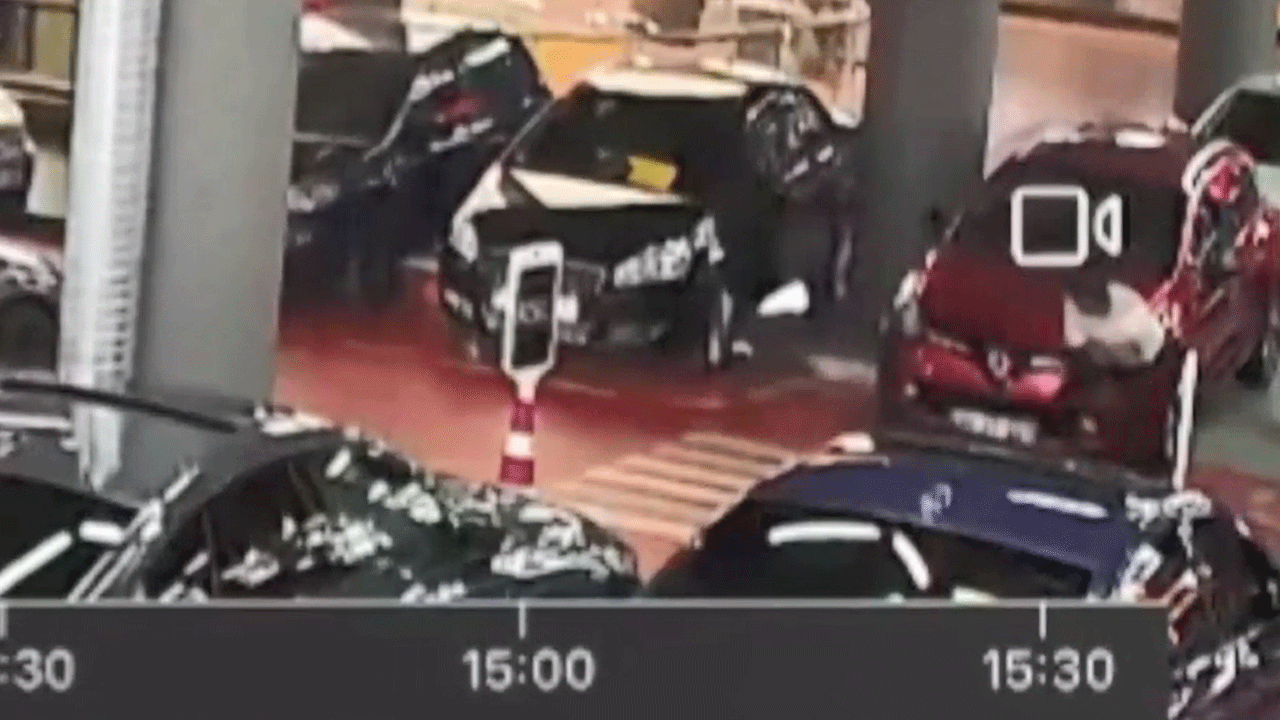 Çarşaf giyip galeri taradı! Yurt dışına kaçarken enselendi