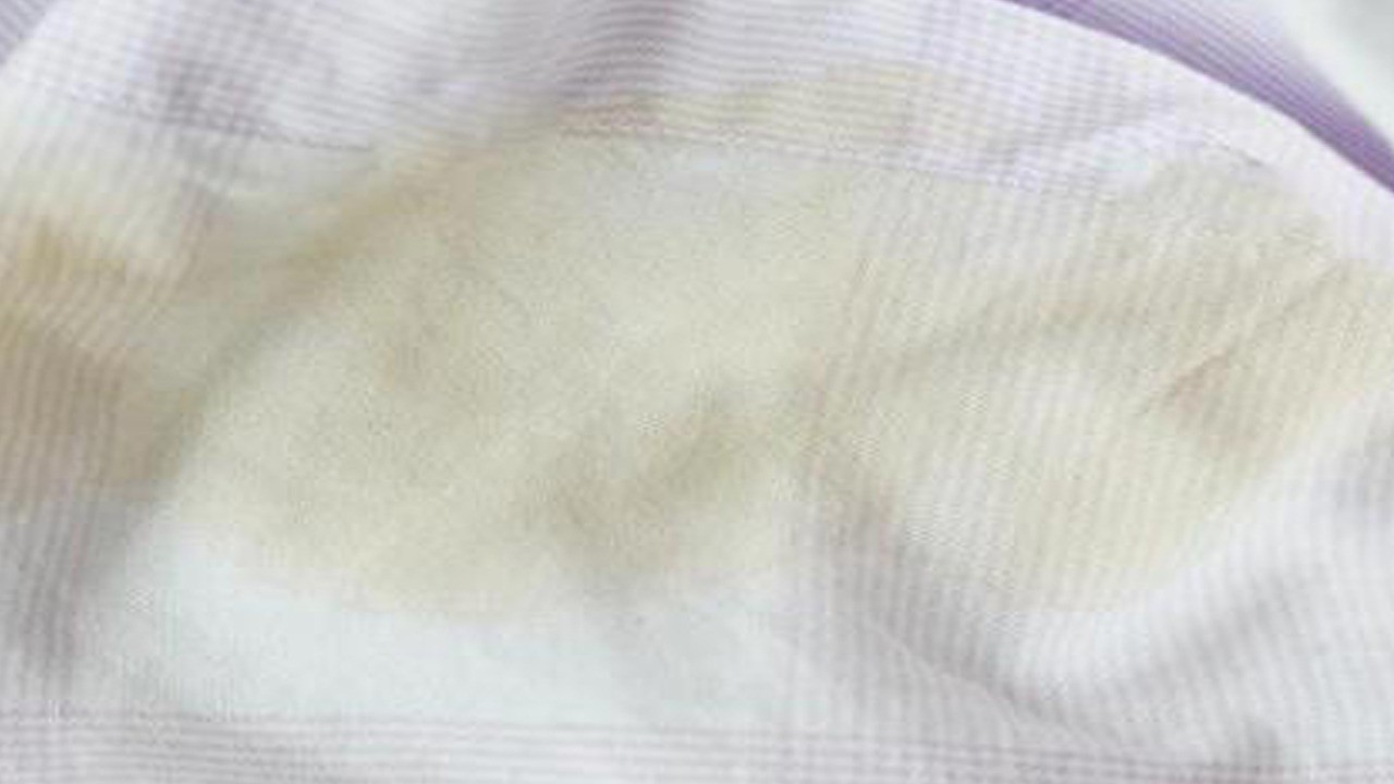 Çarşaftaki ter lekesinin hakkından gelen karışım! Bu hatası! Ve çözümü