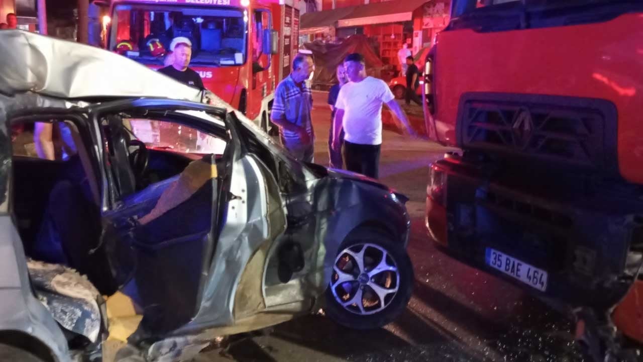 Çarşamba’da kavşakta kamyonla otomobil çarpıştı: 3 yaralı