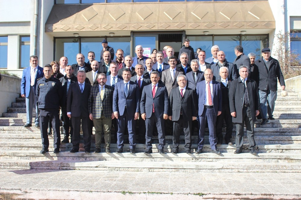 Çarşamba’da organik gübre dağıtımı 