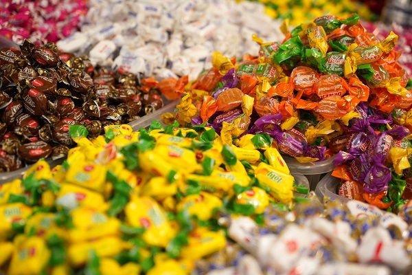 Çarşılarda bayram şekeri telaşı