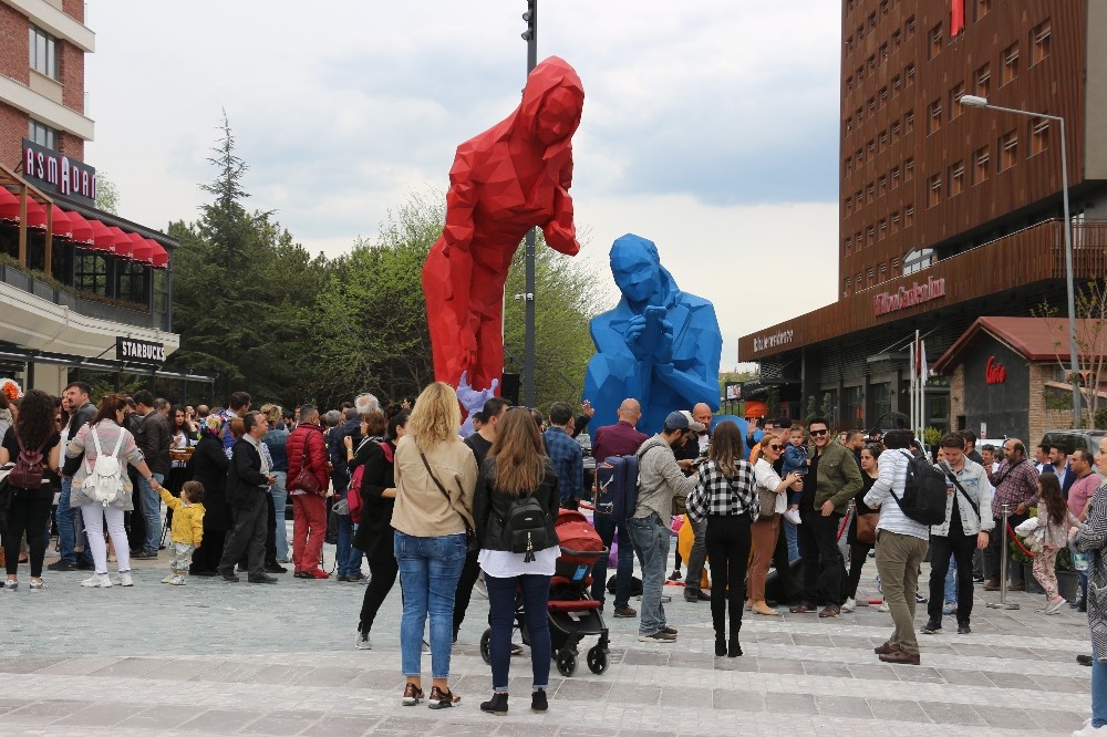 Cassaba Modern’in heykelleri açıldı 