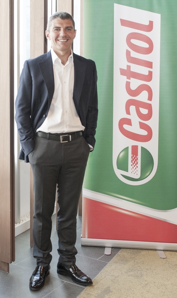 Castrol küresel yönetimine 2 Türk 