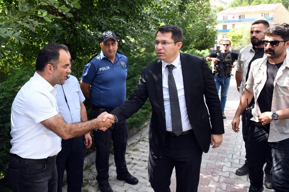 Çatak Kaymakamı Çeçen, göreve başladı 