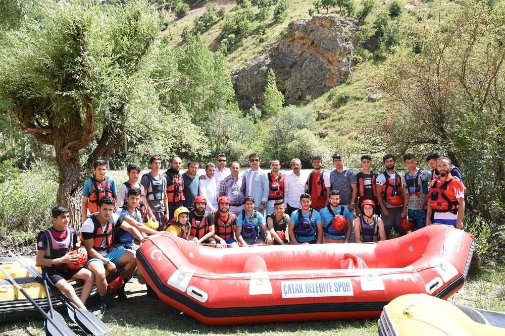 Çatak’ta rafting heyecanı 
