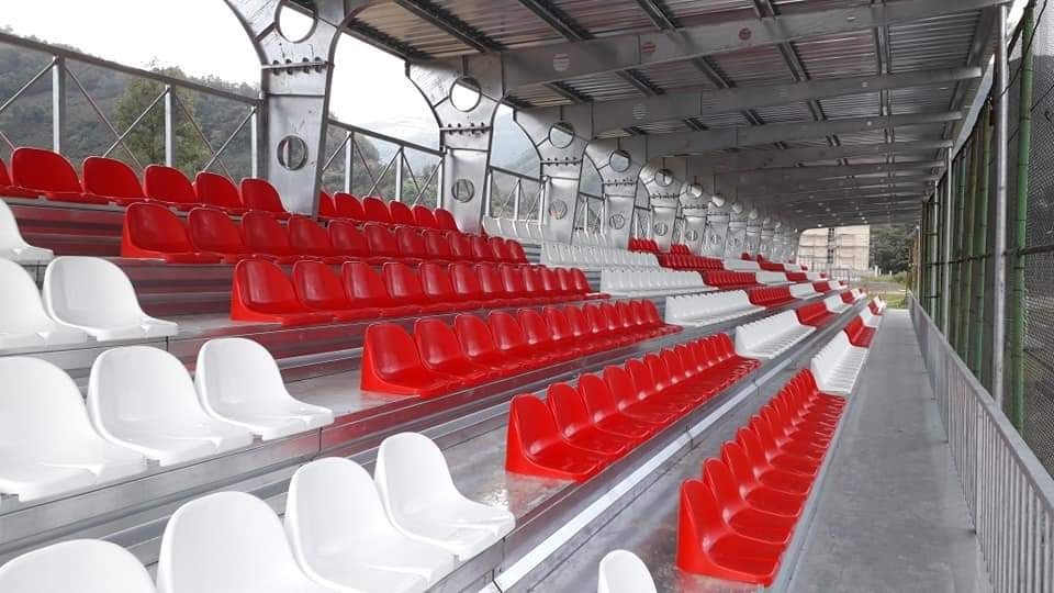 Çatalpınar ve Aybastı ilçe futbol sahalarına tribün yapıldı 