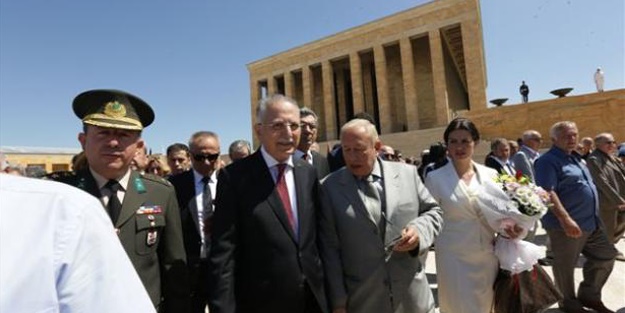 Çatı adaydan Atatürk ve İnönü ziyareti