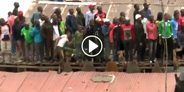 Çatı aniden çöktü