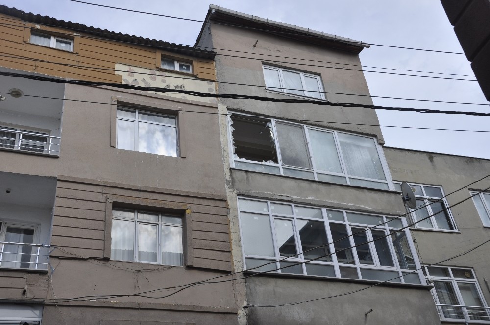 Çatı parça parça uçtu 