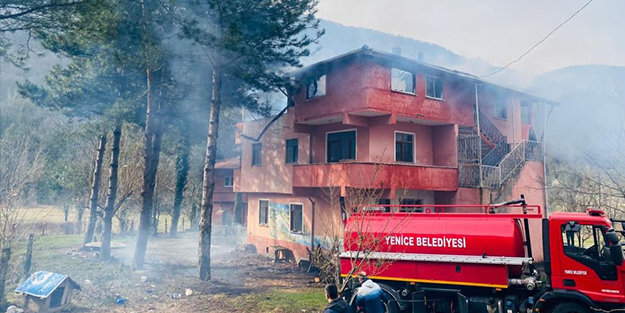 Çatı yangını büyümeden söndürüldü