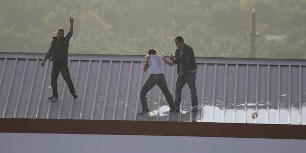 Çatıda benzinli intihar eylemi