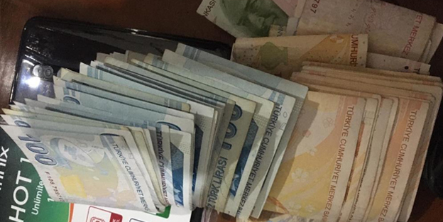 Çatıdan girip evi talan etti! 137 bin TL...