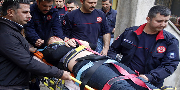 Çatıdan havalandırma boşluğuna düştü