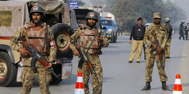 Çatışma çıktı! 3 Pakistan askeri öldü