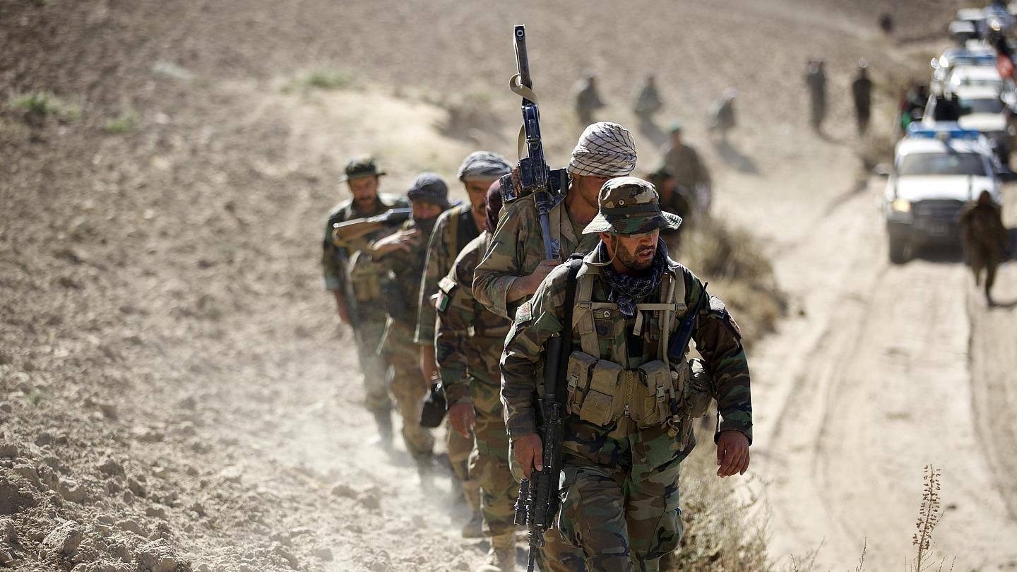 Çatışmadan askeri üsten kaçtılar