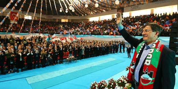 Çatışmak isteyenlere karşı inadına barış