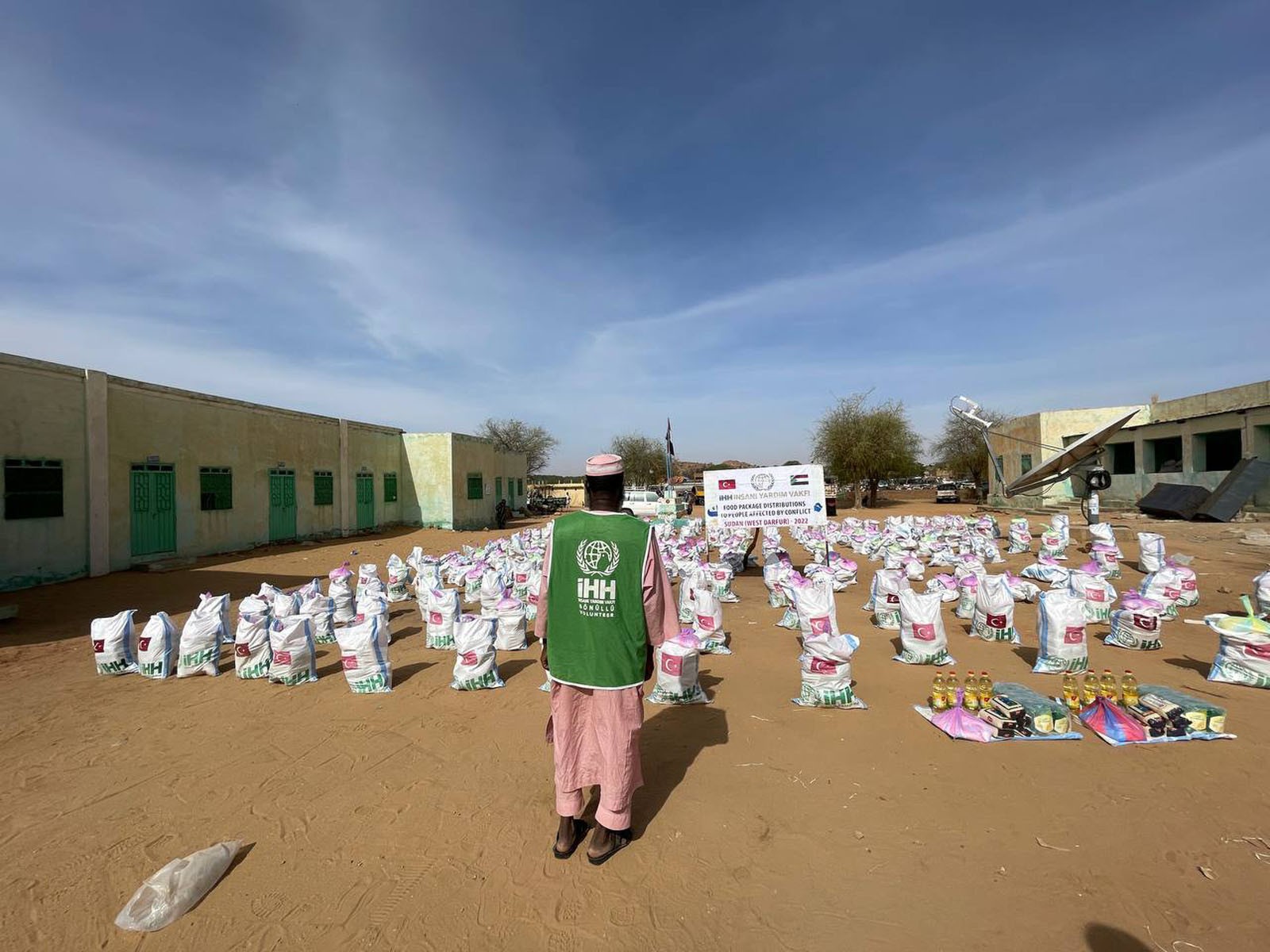 Çatışmaların yaşandığı Batı Darfur’a yardım