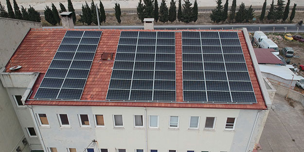 Çatıya güneş enerjisi kurdular! Şimdi elektrik satıyorlar... Kazandıkları para şaşkına çeviriyor