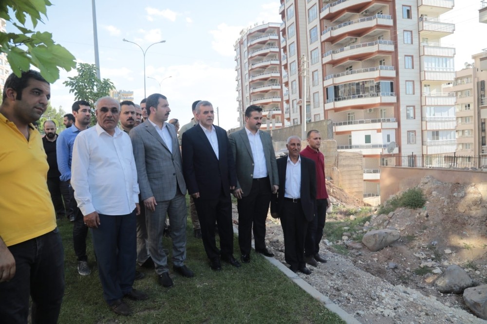 Çatlak ve kayma yaşanan yolda çalışmalar başlıyor 