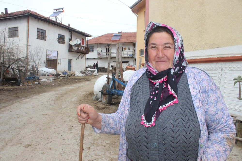Çatlayan barajdan dolayı boşaltılan köylerde hayat normale döndü 