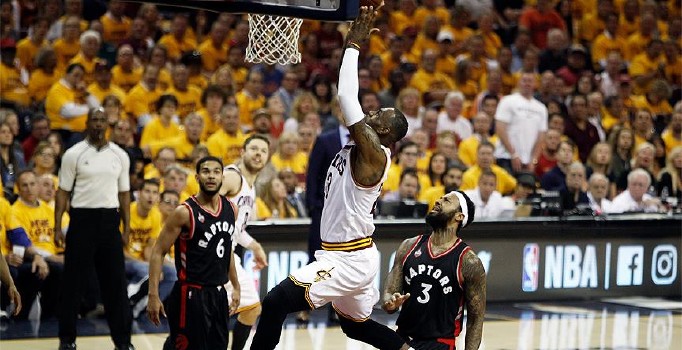Cavaliers, sahasında Toronto Raptors'ı 116-78'le geçti