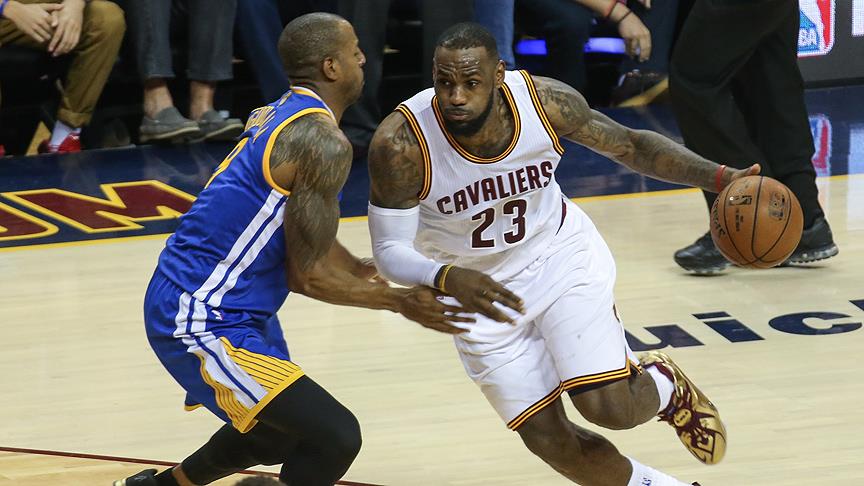 Cavaliers'ı LeBron James taşıdı