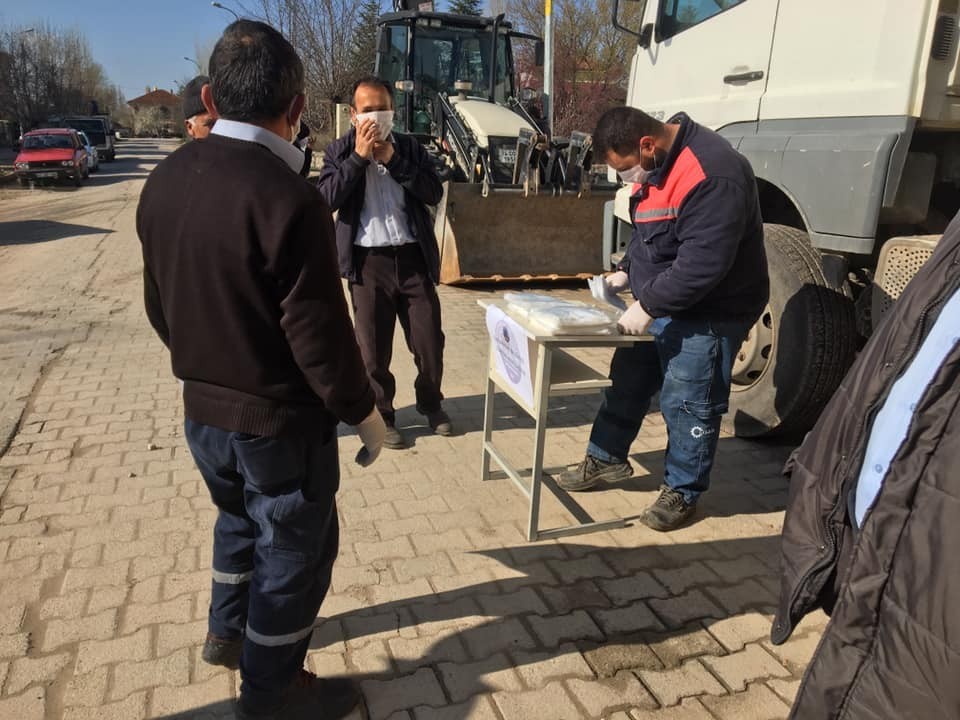 Çavdarhisar ilçe pazarında sıkı önlemler alındı 