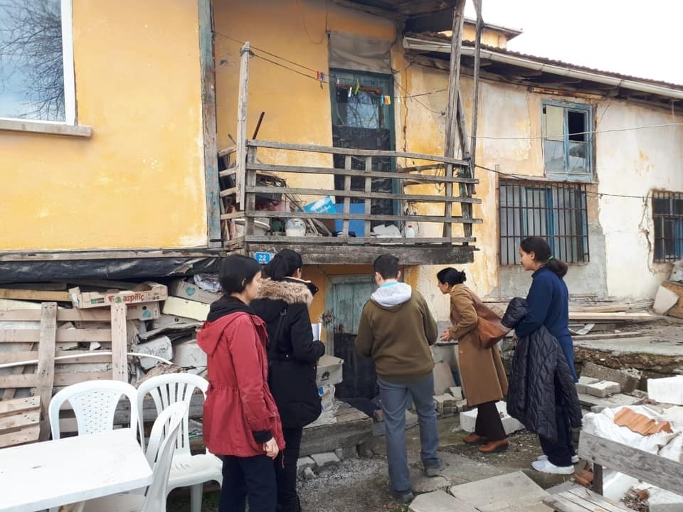 Çavdarhisar’da lise öğrencilerinden örnek davranış 