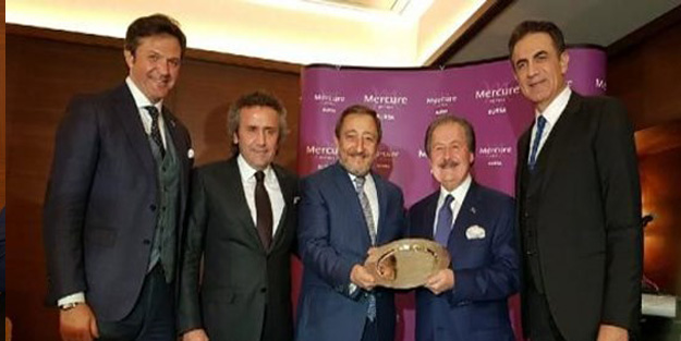 Cavit Çağlar'a bir ödül de tekstilcilerden