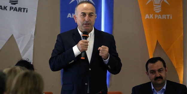 Çavuşoğlu iki ilçenin arasındaki 'il' tartışmasına noktayı koydu