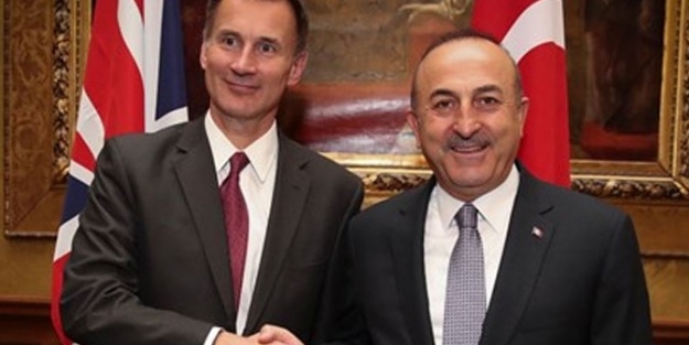 Çavuşoğlu, İngiliz mevkidaşı ile görüştü
