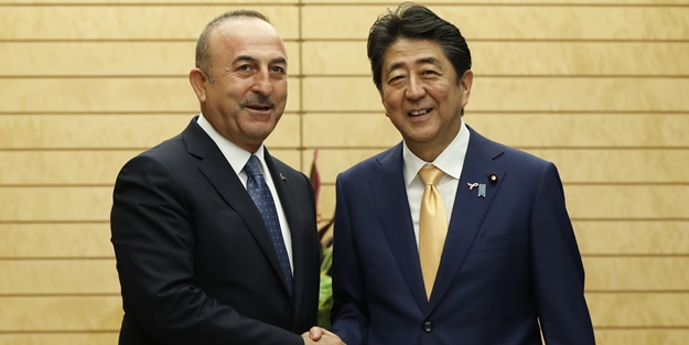 Çavuşoğlu, Japonya Başbakanı ile görüştü