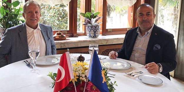 Çavuşoğlu Kosovalı mevkidaşıyla görüştü