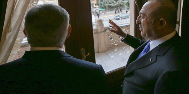Çavuşoğlu, Tillerson'a Ankara Palas'ın karşısındaki ilk Meclis'i gösterdi