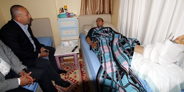 Çavuşoğlu’ndan Niğde’de yaralanan askere ziyaret