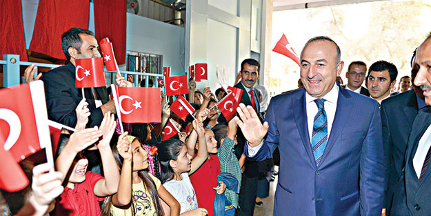 Çavuşoğlu’ndan Riyad’da Türk Okulu’na ziyaret