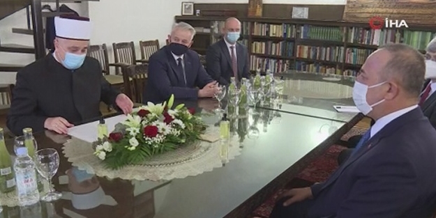 Çavuşoğlu'nun Hırvatistan'daki Müslümanlarla buluşmasında duygusal anlar