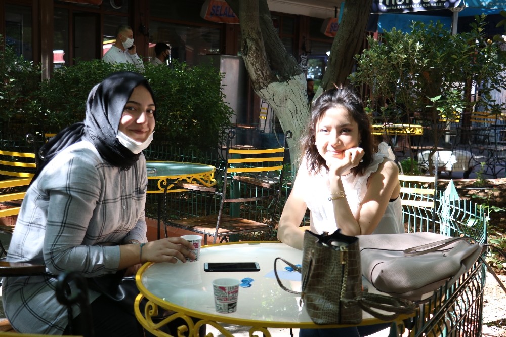 Çay bahçelerinde hareketlilik başladı 