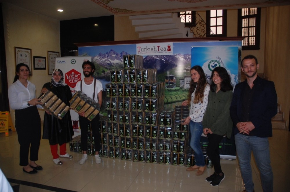 Çay demleme yarışmasında dereceye girenler ödüllerini aldı 