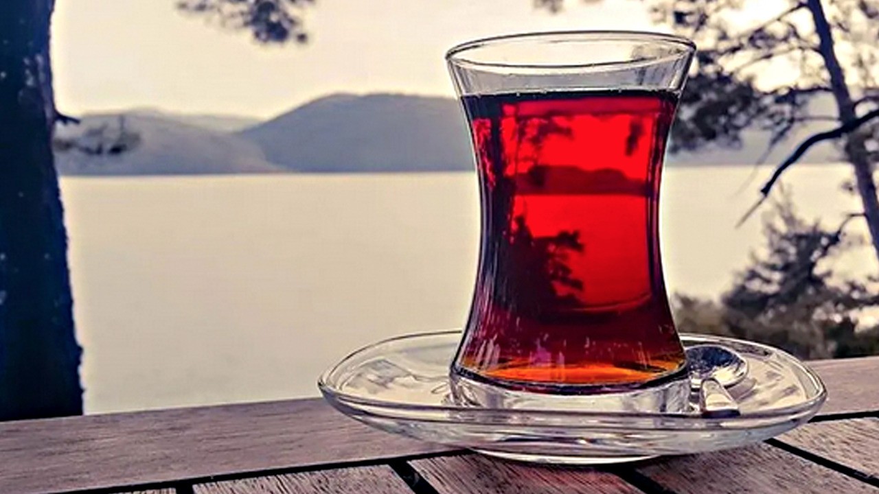 Çay diye boya içirmişler! Taklit ve tağşiş listesinde: Bakanlık 7 çay markasını ifşa etti