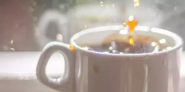 Çay, kahve lekelerini yok eden formül: Rengi karıştıysa paniğe gerek yok!