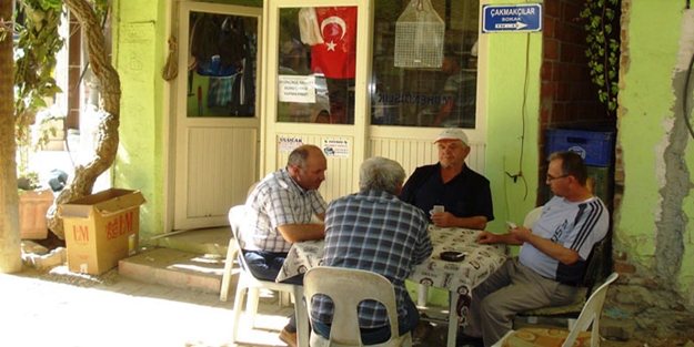Çay ocağında siyaset konuşmak yasaklandı