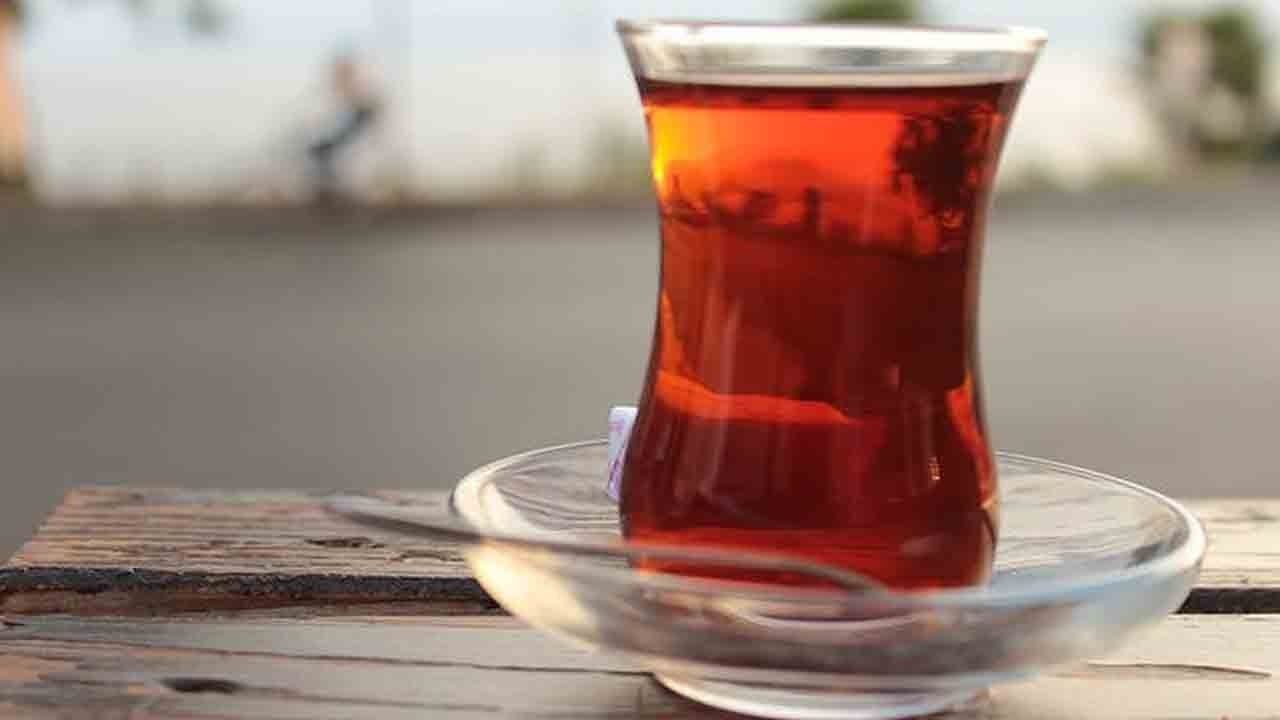 Çay severlere kötü haber: 3 ayda üçüncü zam