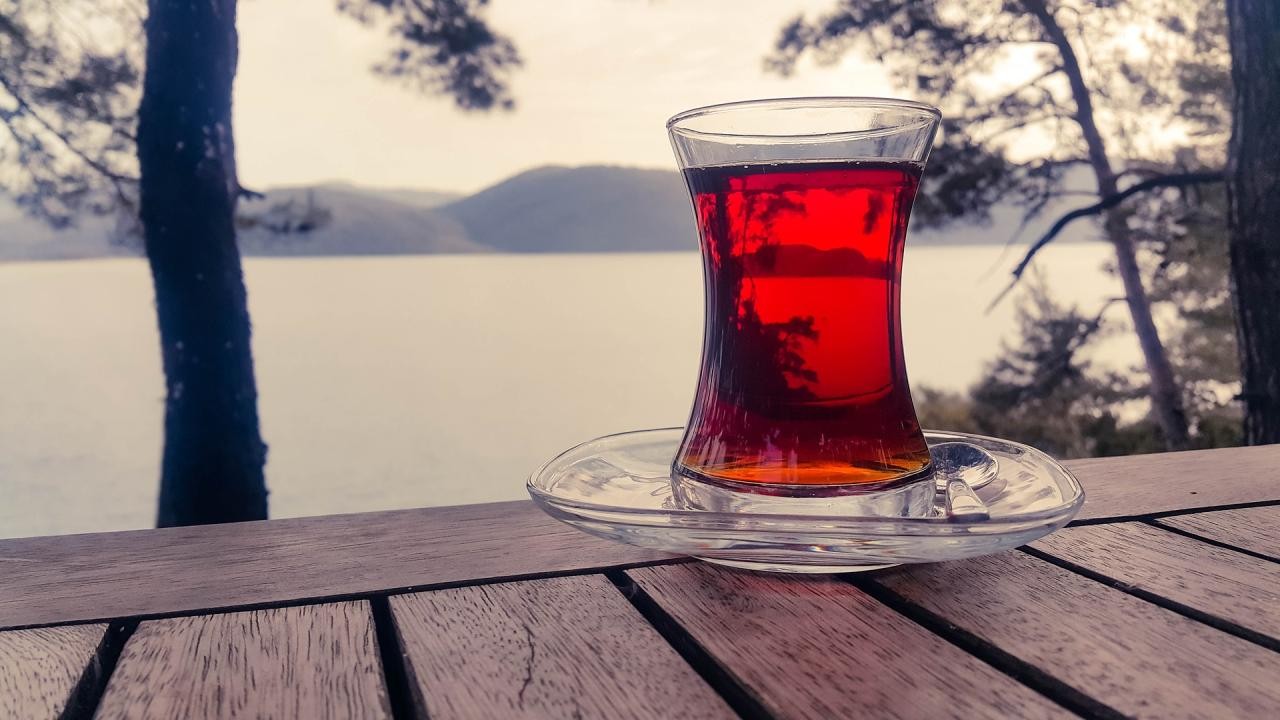 Çay severleri yakından ilgilendiriyor! Bir damlası ile tiryakilerini mest edecek sır açıklandı