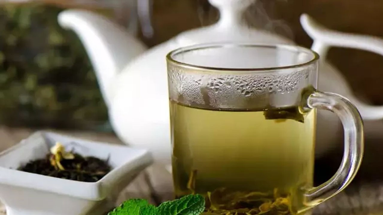 Çaya bal katarken dikkat! Bağışıklık sistemini güçlendiriyor!