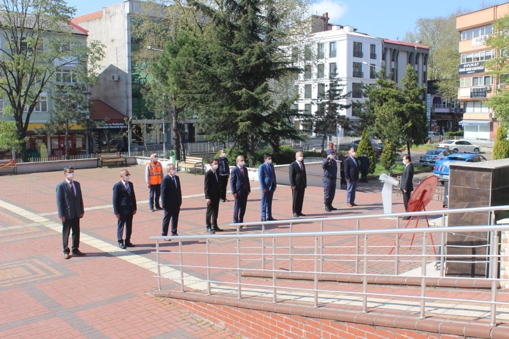 Çaycuma’da 23 Nisan çocuksuz törenle gerçekleşti 