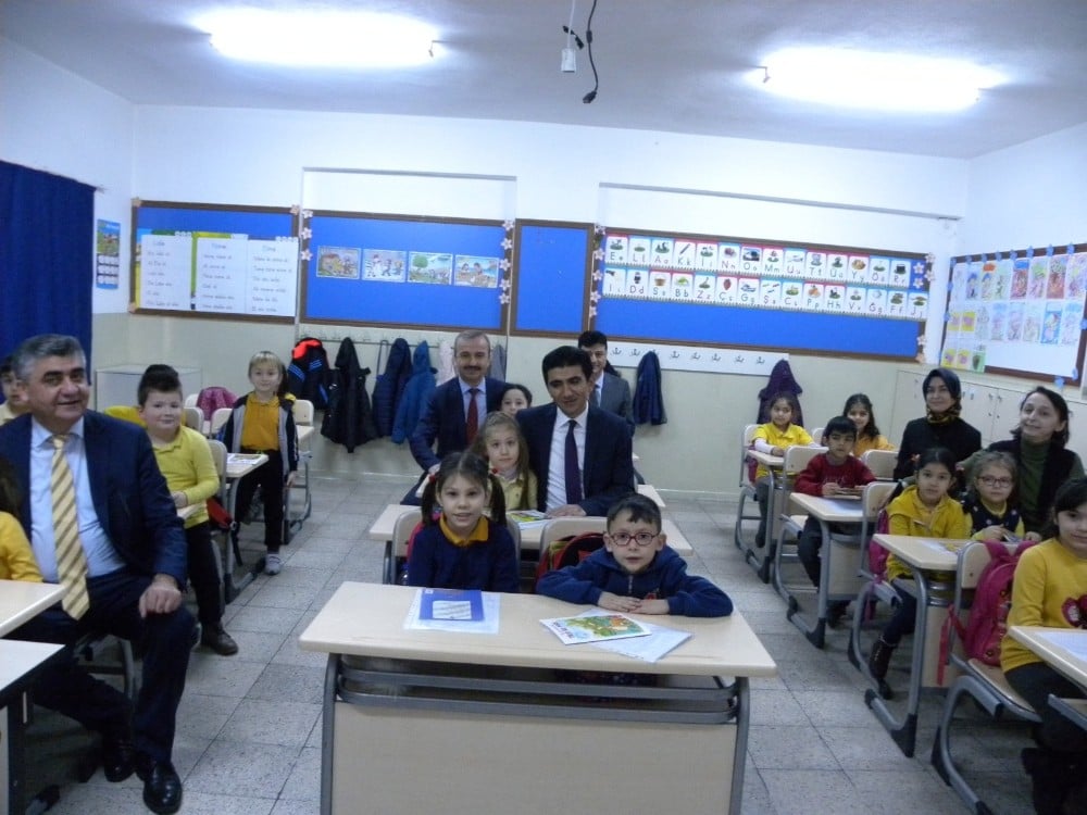 Çaycuma’da öğrenciler karnelerini aldı 