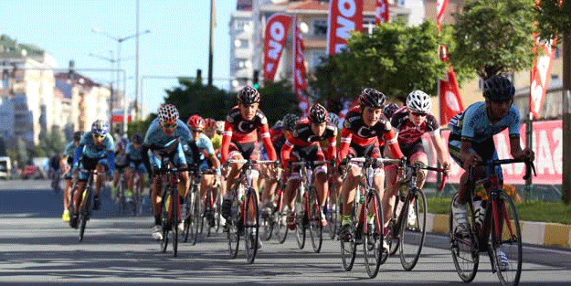 Çayeli'nden öteye 'bisiklet'le gittiler