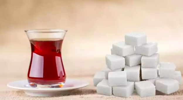 Çayı kıtlama içenler dikkat! Yemek borusu kanserini tetikliyor