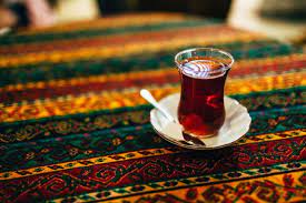 Çayı tuzlu içiyorsanız dikkat! Kimyager sonunda sebebini açıkladı! İşte bilimsel sırrı, bekleyen tehlike!